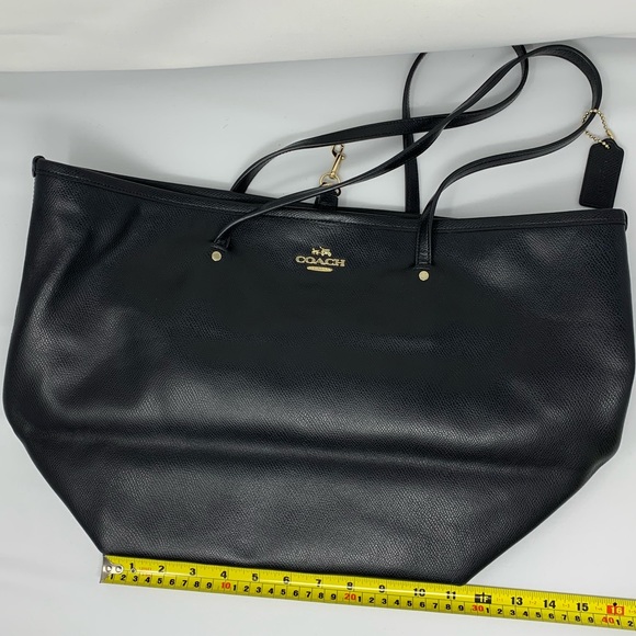 Coach Black Leather Tote Bag with Clip-Closure - Picture 8 of 9
